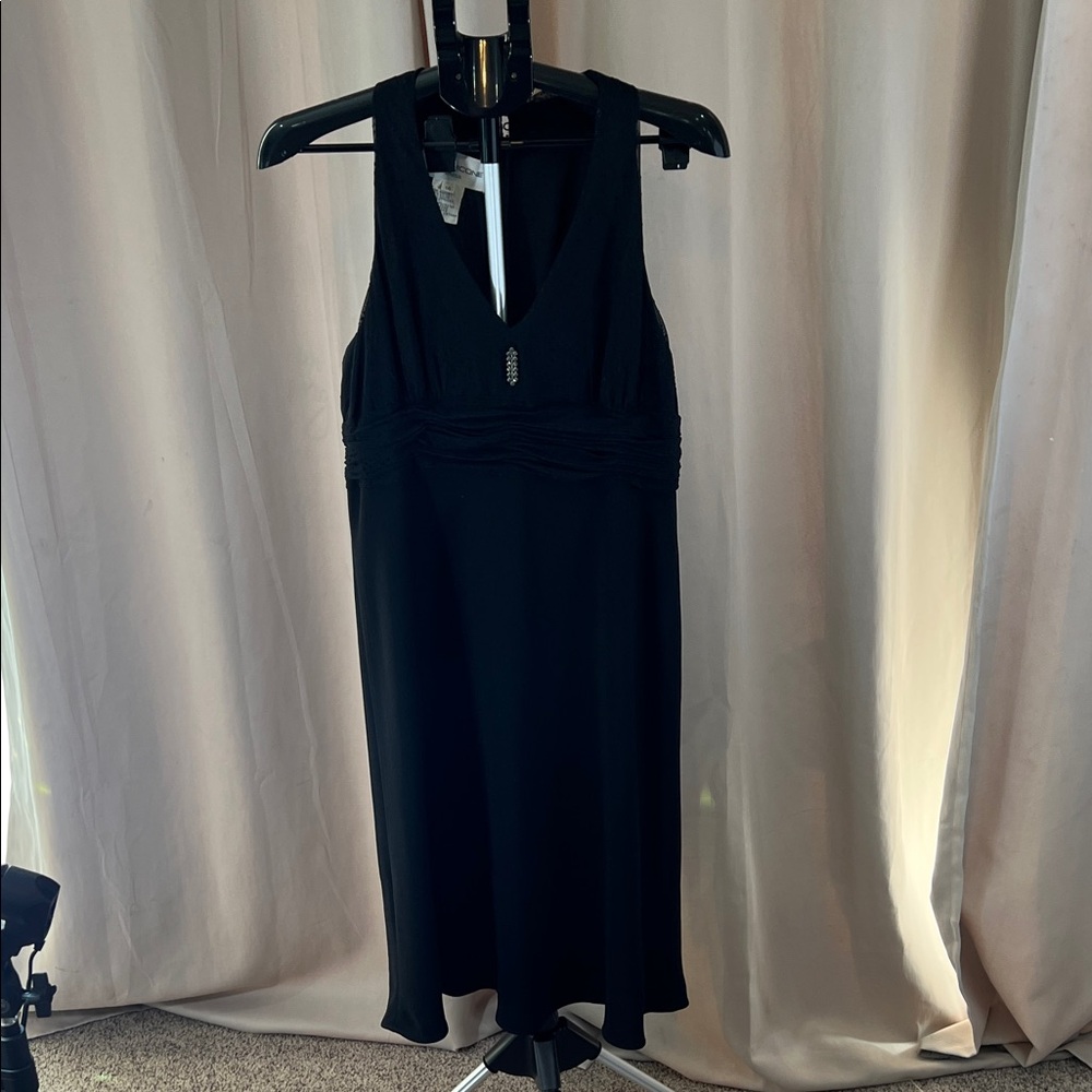 Evan Picone Elegant Black Midi Dress